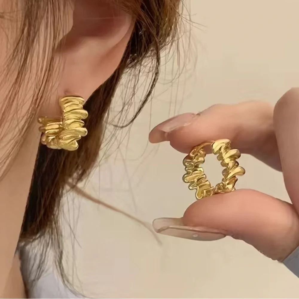 Gold crinkle huggie hoop earrings ✨ - Picture 3 of 6